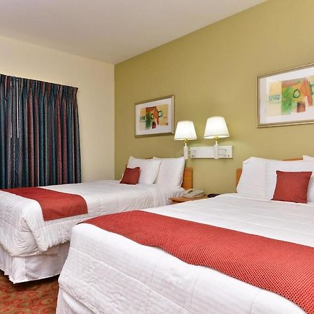 Americas Best Value Inn & Suites-Winnie Buitenkant foto