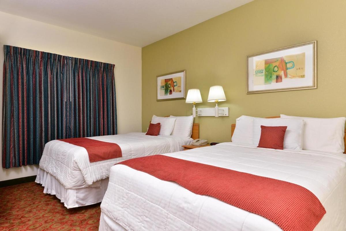 Americas Best Value Inn & Suites-Winnie Buitenkant foto
